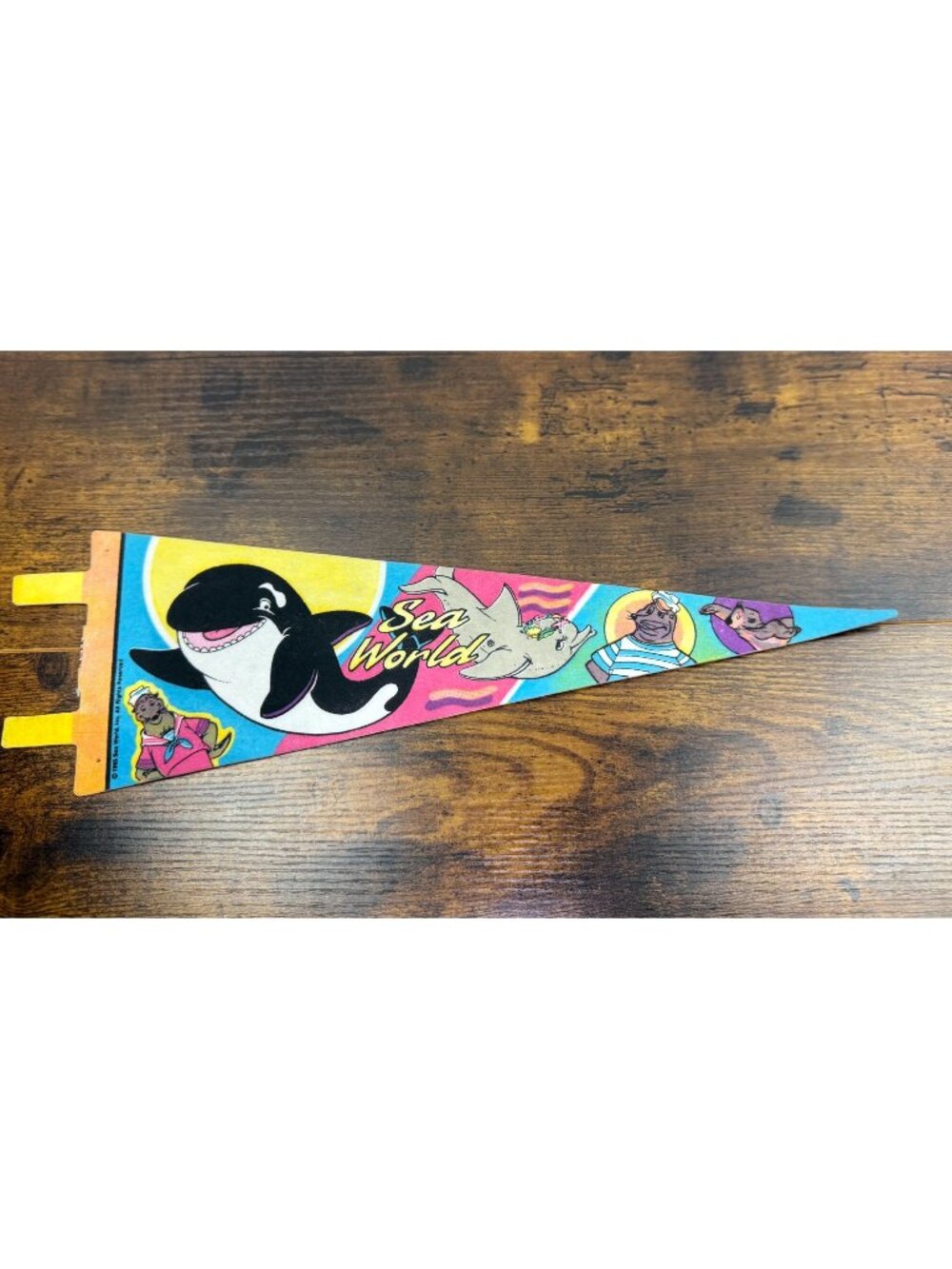 Vintage 1985 SeaWorld Pennant 14.5 inches